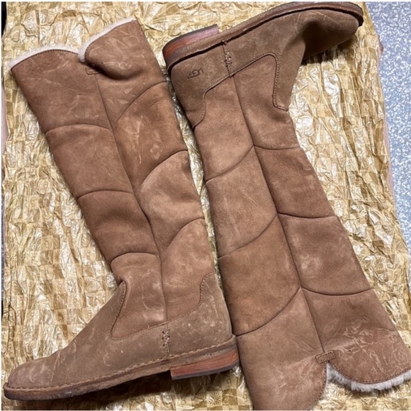 UGGS Tan Suede Knee-High Boots Size 6